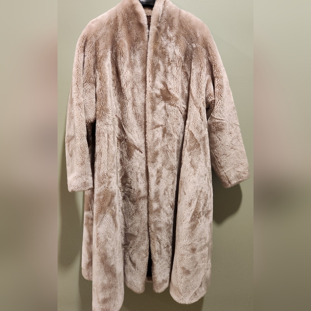 Vintage Elegant Tan Faux Fur Coat